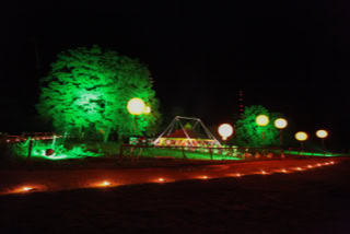 Fest im Zirkuszelt Elbwiesen Fernsehturm