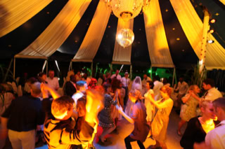 Wedding Planner Hochzeitsplaner Tanzen Spiegelkugel Zirkuszelt